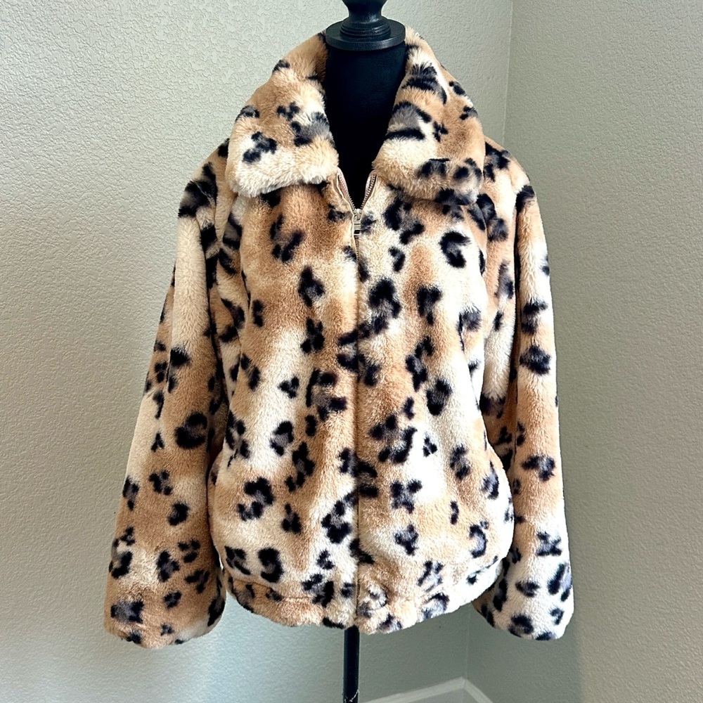 Catherine Malandrino Cheetah Print Faux Fur Jacket - Picture 2 of 7